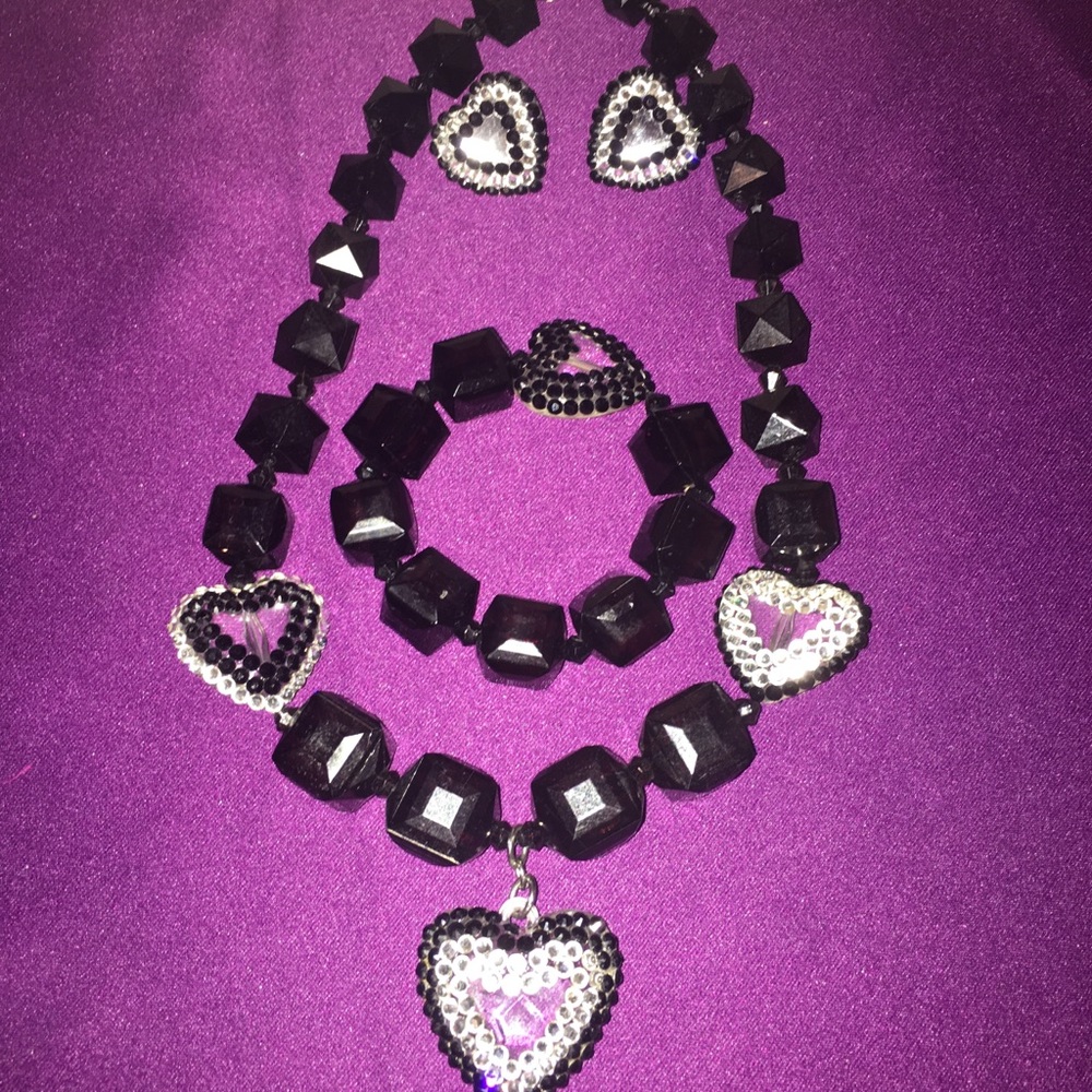 Black/White Lucite Hearts Necklace/Bracelet/Earing